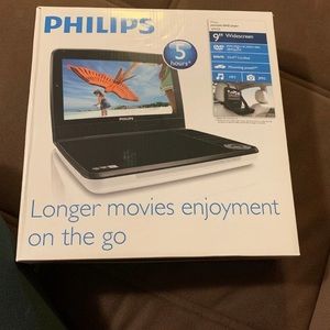 NWT Philips portable DVD player 9inches